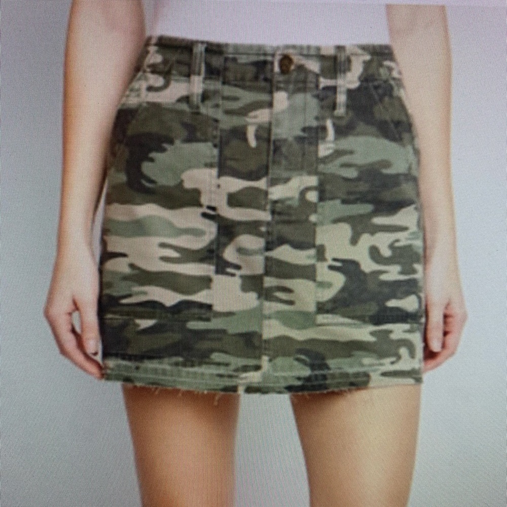 Sanctuary Camo Mini Skirt- Size 28